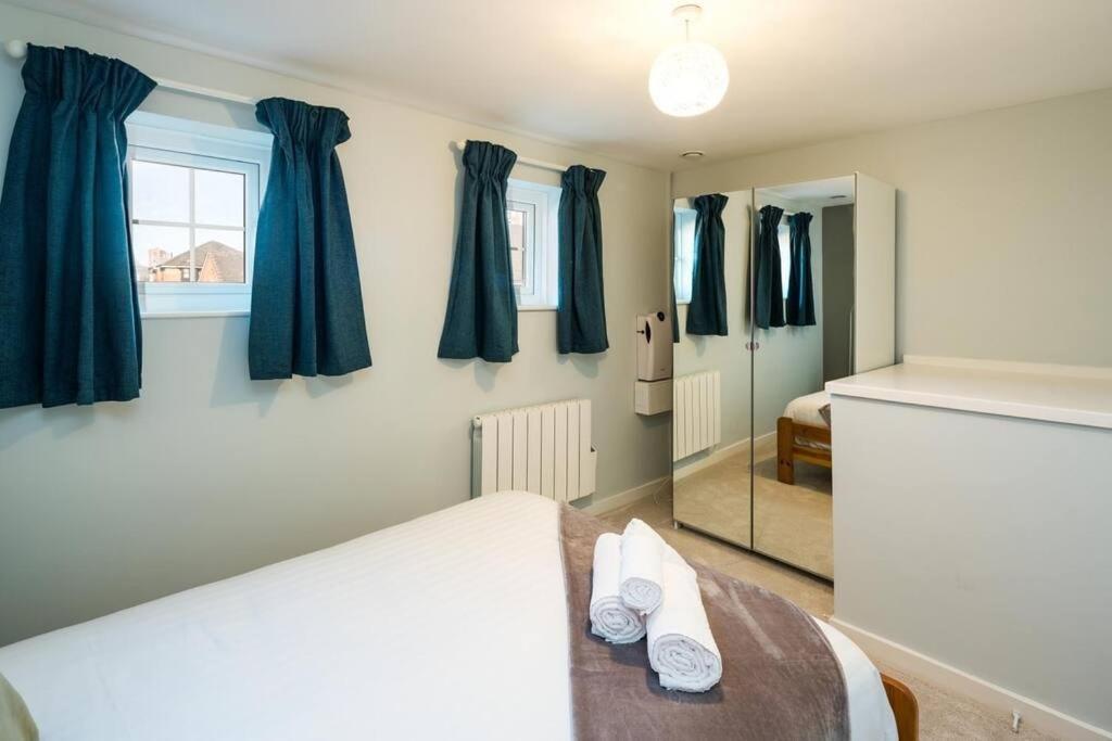 Fantastic In Canary Wharf - 2 Bedrooms Ferienhaus London